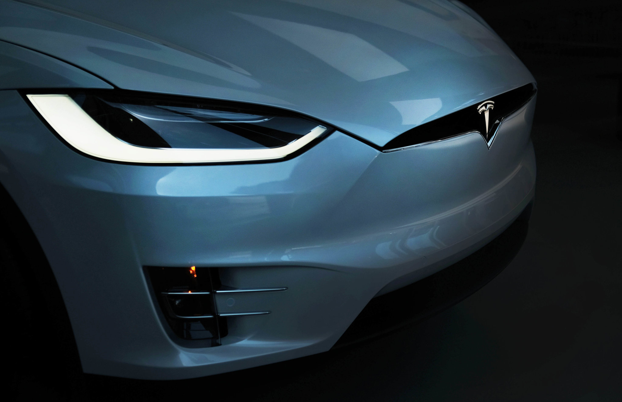 behind the sucess of tesla the most promising technology pany