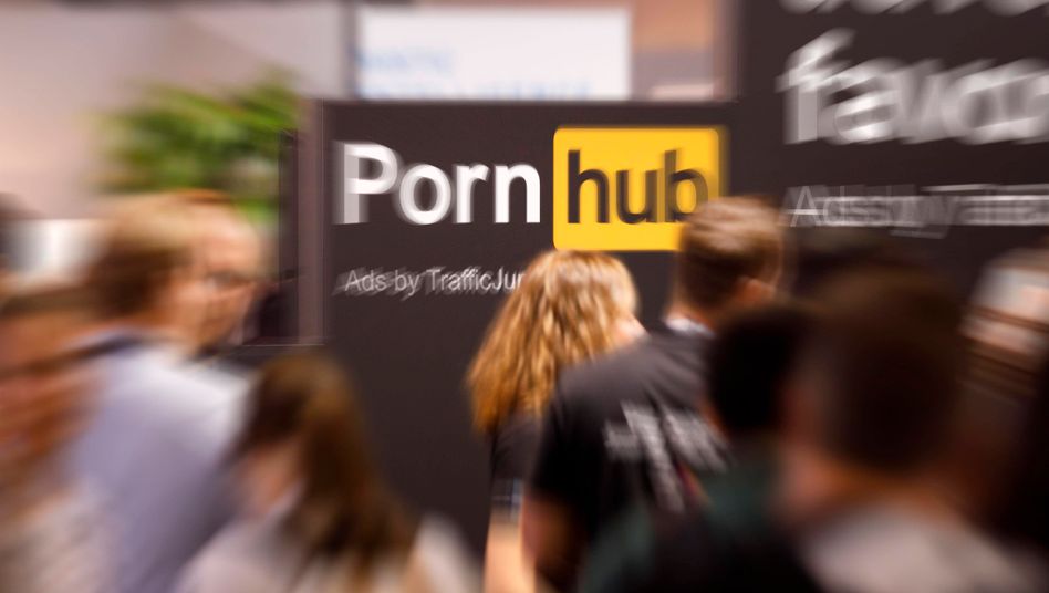 YouTube blocks PornHub’s